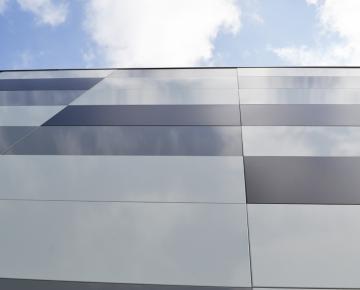 Adexsi référence CSO La Riche parement métallique de façade mosaïque de couleurs RAL
