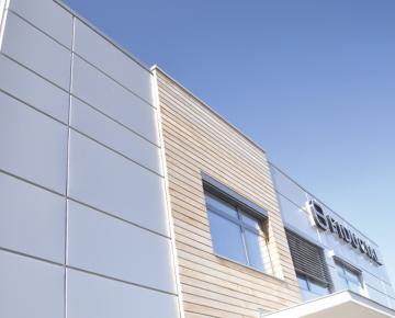 Référence Adexsi filiale Bluetek parement façade immeuble Fiducial Amiens Somme