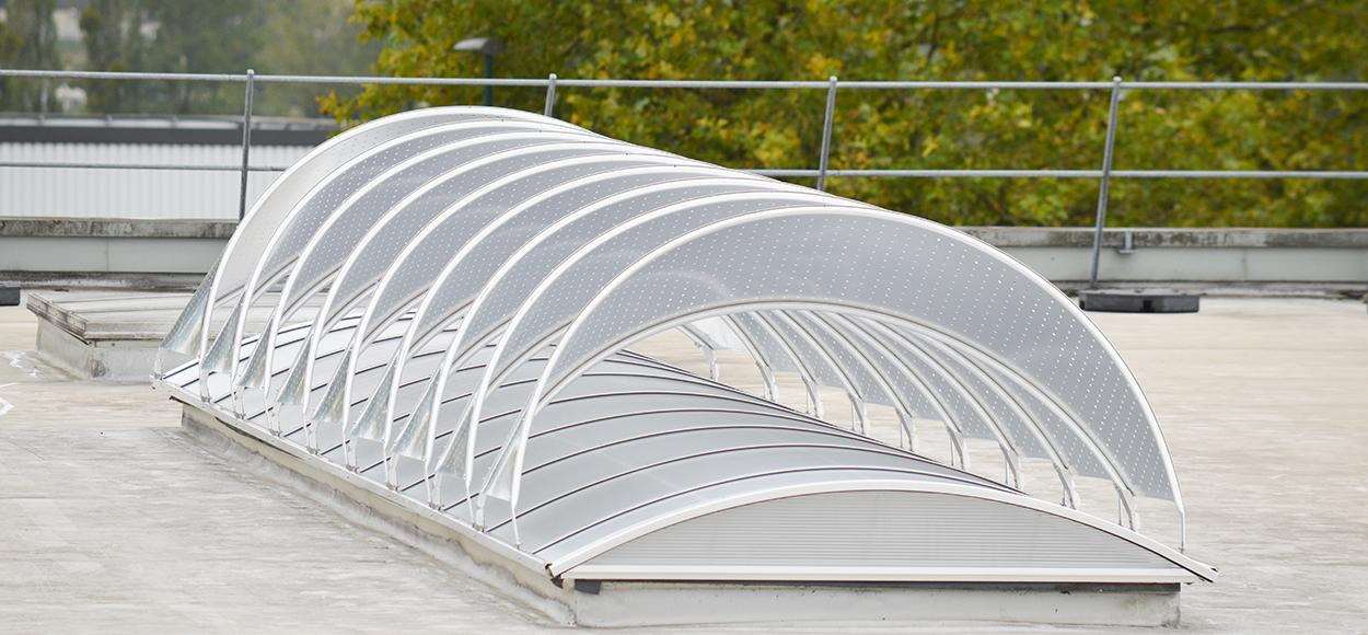 Remplacement voûtes polyester par voûte PCA avec brise-soleil K-LINE Bluetek