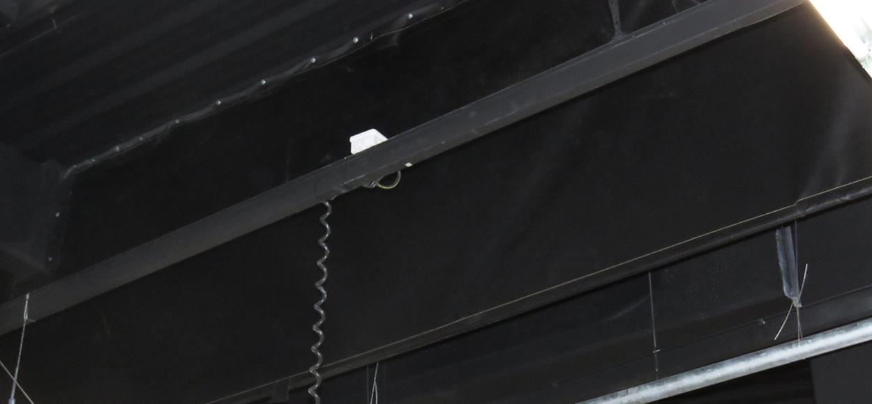 En photo : écran de cantonnement Bluetek modèle Smoke Fix posé par l'entreprise GSI