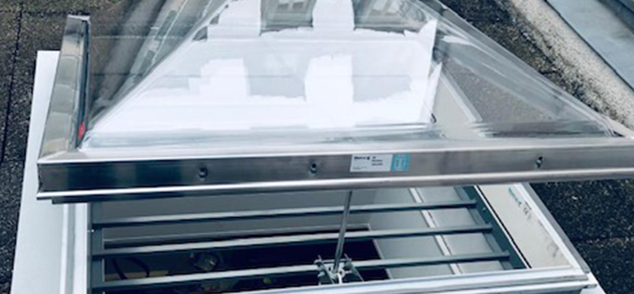 Lanterneaux pyramidal aération électrique Bluetek