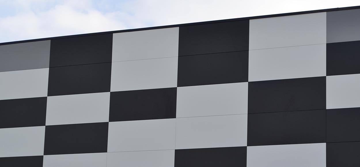 Adexsi référence CSO La Riche parement métallique de façade mosaïque de couleurs RAL