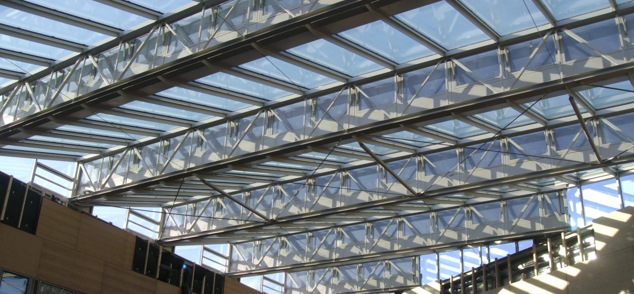 Hotel de région Lyon 4 : high thermal level with smoke and natural ventilation