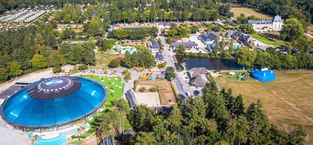 Vue aérienne dôme et lanterneaux Domaine des Ormes Dole de Bretagne