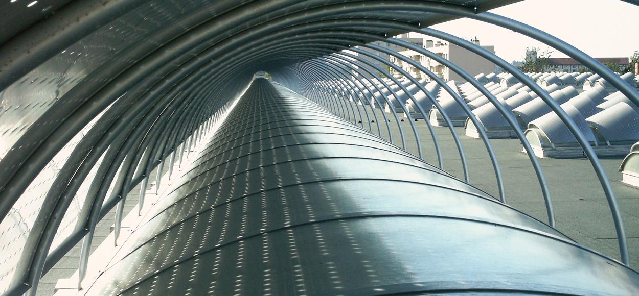 Référence Airbus Toulouse lanterneaux protection solaire latérale pour site Adexsi produit marque Bluetek