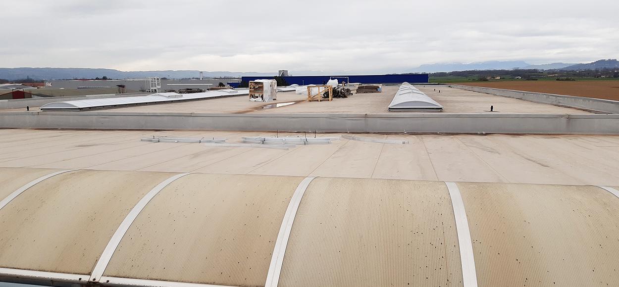 Rénovation lanterneaux filants par voûte Bluetek plateforme logistique