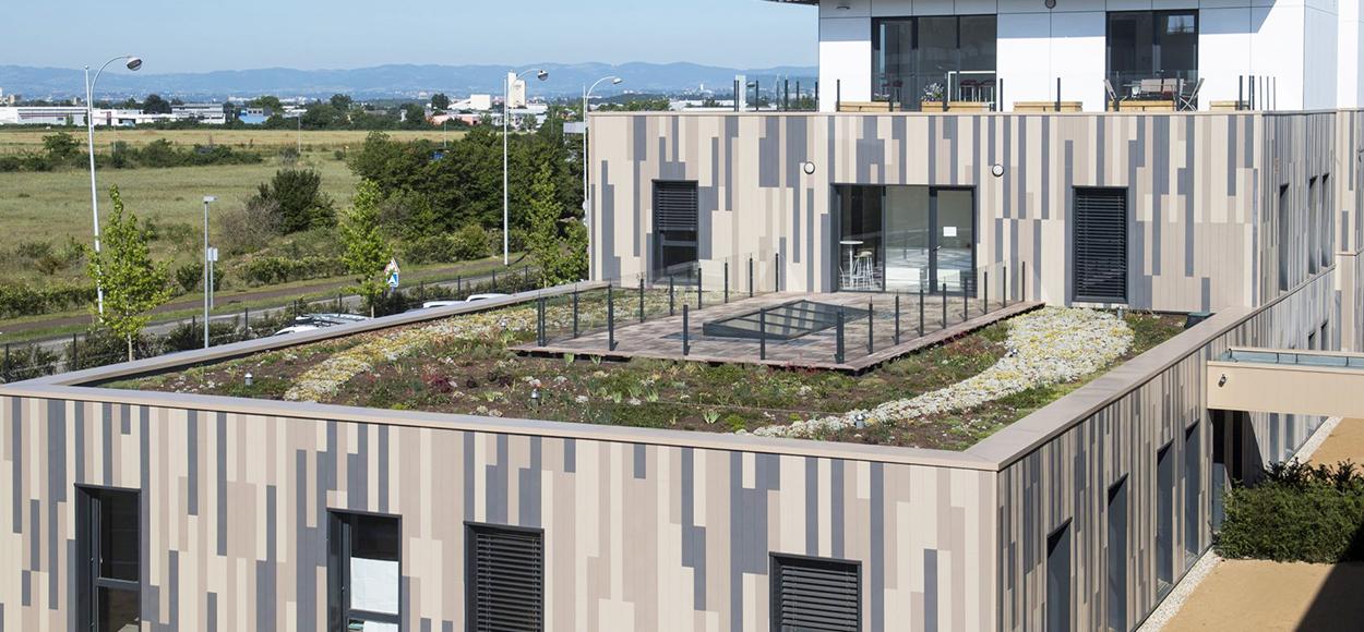 Lanterneaux et DENFC en toiture Soprema Entreprises Genas